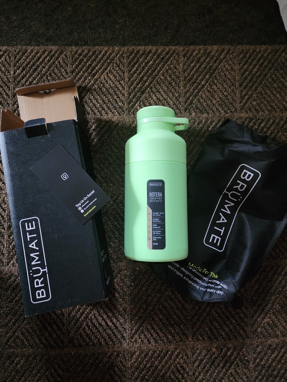 NEW Brumate Rotera Water Bottle, 65oz Kiwi